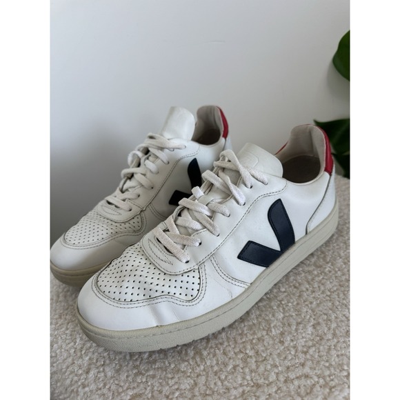 Veja V-10 women's Sz 10 White Red Navy Leather Sneakers Lace Up Vegan Leather - Picture 6 of 10